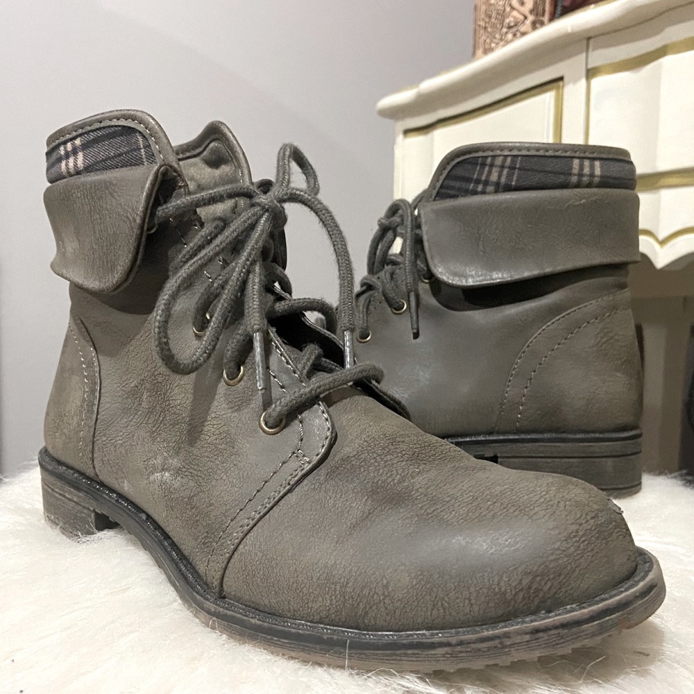 Women’s Boots